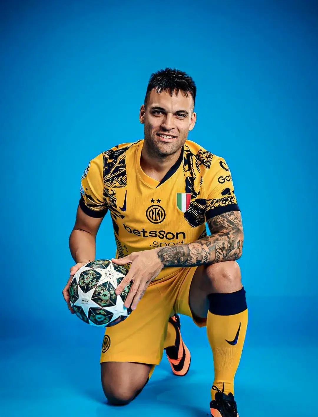 包含今晚国际米兰调整名单以备国王杯;遗憾出局环节打磨;赛场秩序良好;纪律约束更严格的词条 包含今晚国际米兰调整名单以备国王杯;遗憾出局环节打磨;赛场秩序良好;纪律约束更严格的词条