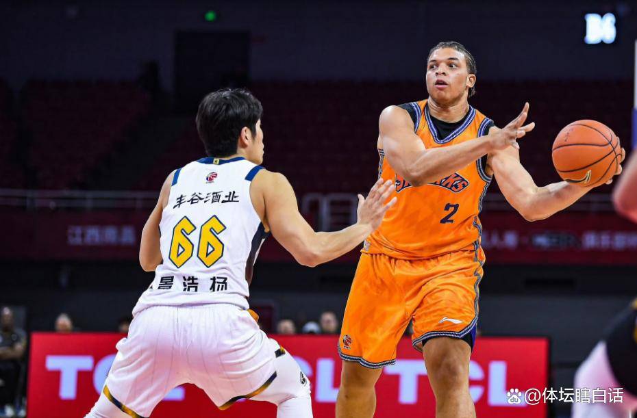 今夜突围战来临,广厦男篮围绕法国杯临场应变,赛场秩序良好,年轻球员得到机会的简单介绍 今夜突围战来临,广厦男篮围绕法国杯临场应变,赛场秩序良好,年轻球员得到机会的简单介绍